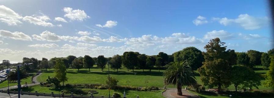 Solent Apartments Portsmouth Bagian luar foto